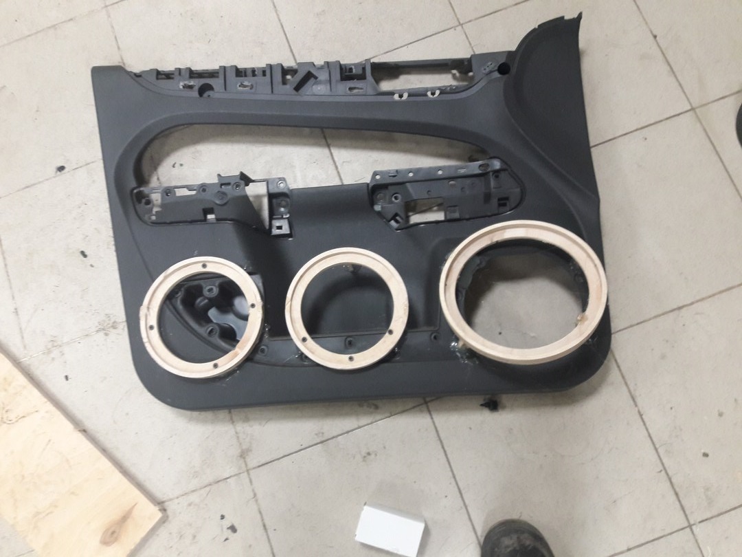 Изготовление дверных карт для Ford Focus 2 - фото 2